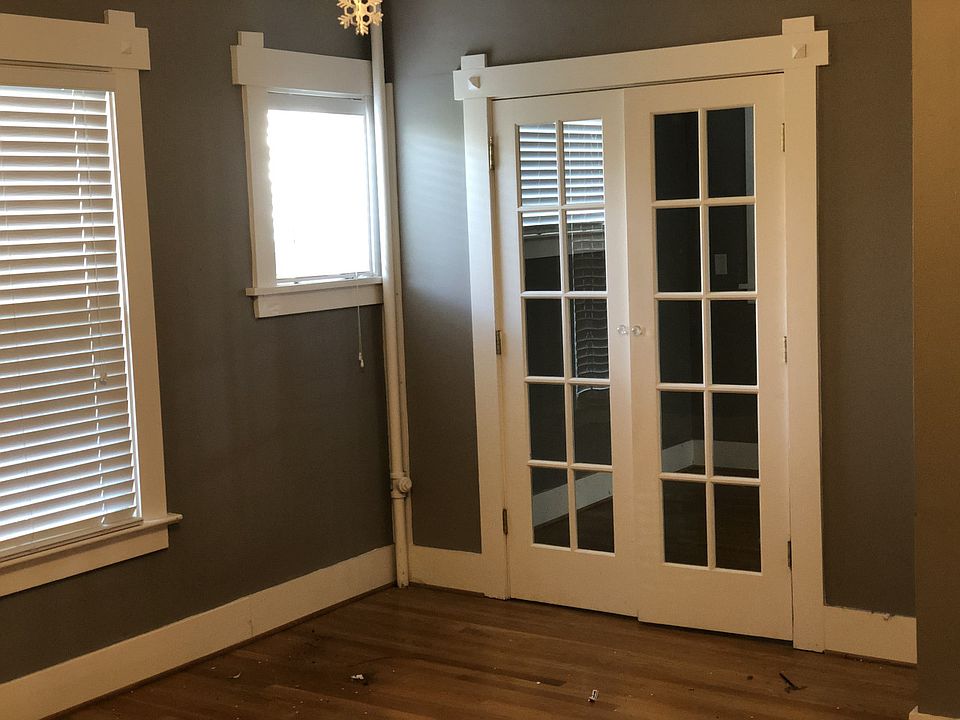 2nd image of 4538 NE Sandy Blvd