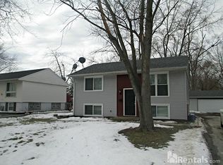 332 N Gay Ct, Glenwood, IL