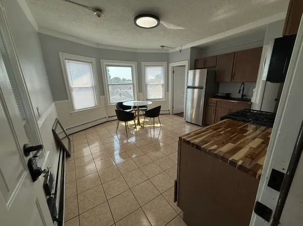 (undisclosed Address), Pawtucket, RI 02860
