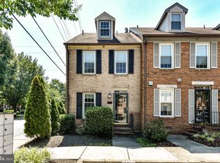 424 W Glebe Rd, Alexandria, VA 22305