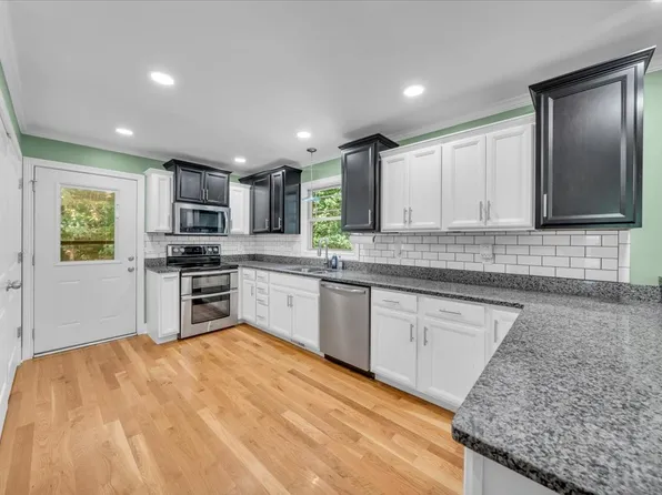 423 Rivermont Dr, Clarksville, TN 37043