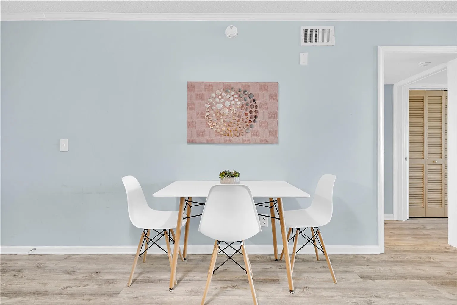 2 bed, 1.5 bath, 850 sqft, $1,700 — Photo 3