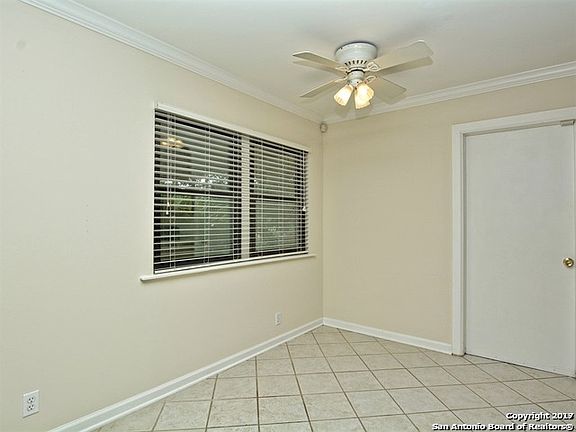 5th image of 206 La Jolla Dr