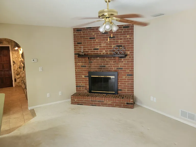 370 Tonka Dr — Photo 5