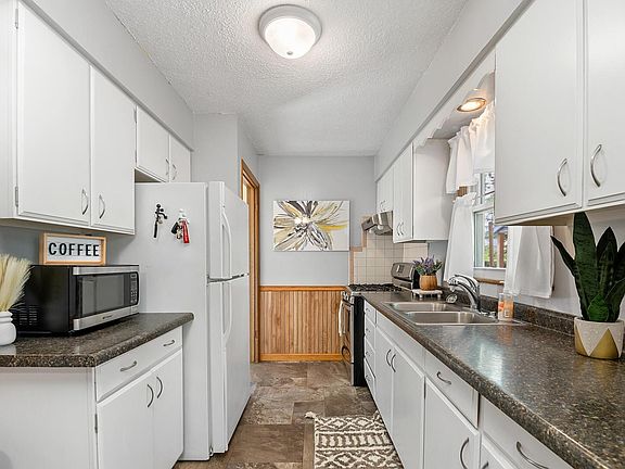 5th image of 3214 W 15th St