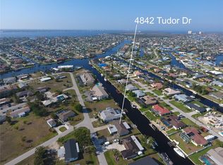4842 Tudor Dr, Cape Coral, FL 33904