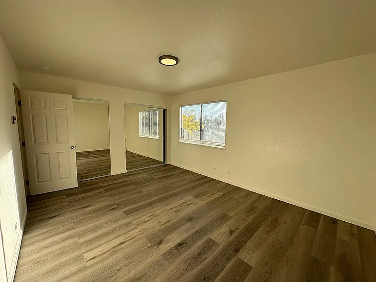 570 Dean St — Photo 13