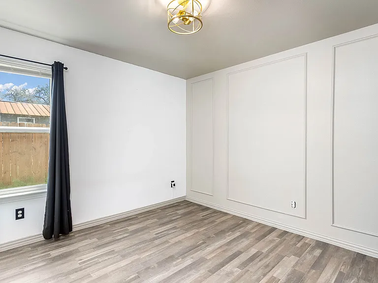 225 Virginia St — Photo 9