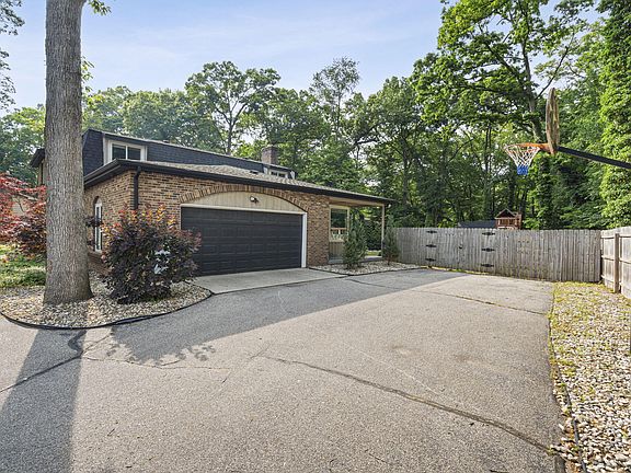 5th image of 7485 Treeline Dr SE