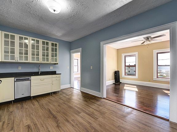 3rd image of 1306 Holmden Ave #22