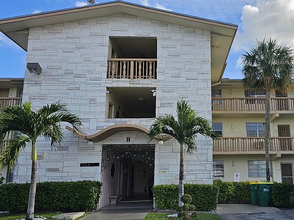 2nd image of 16750 NE 14th Avenue #211