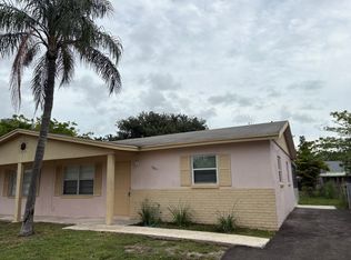 5901 S 38th Ct, Greenacres, FL 33463
