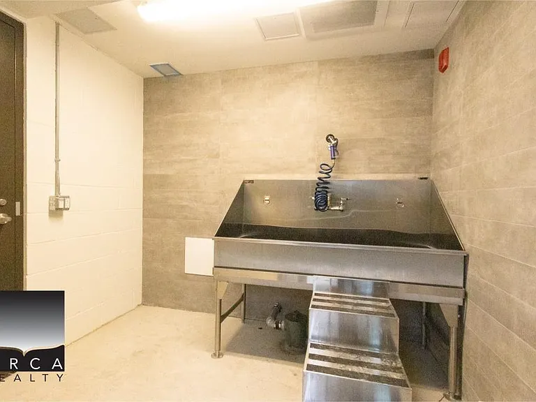 1500 Scott Cres #406 — Photo 32