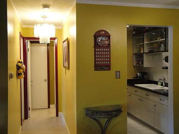 5th image of 1055 Valley Ln #8-304