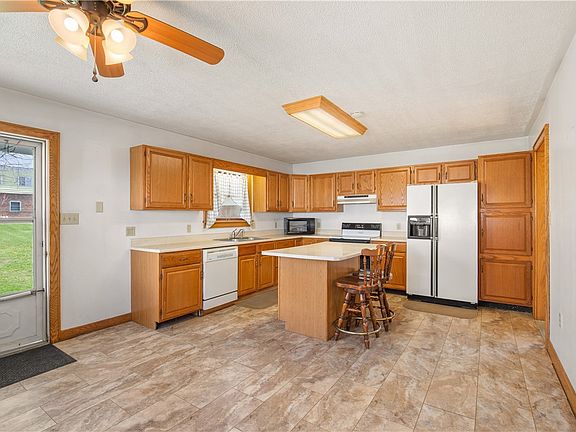 4th image of 580 Sipesville Rd