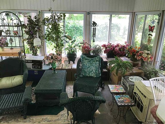 3rd image of 3 Wayside Dr
