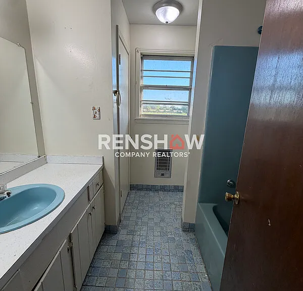 584 Lark St — Photo 32