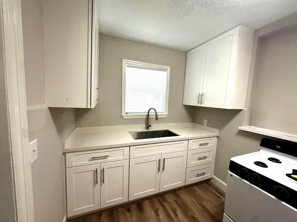 315 S Utah St, La Porte, TX 77571