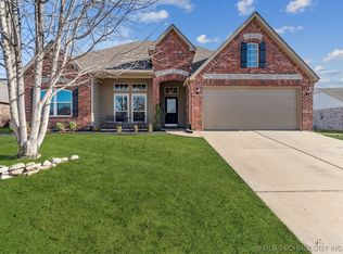 10409 N 115th East Pl, Owasso, OK 74055