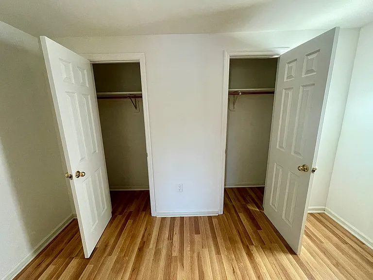 434 Warren St #4 — Photo 8