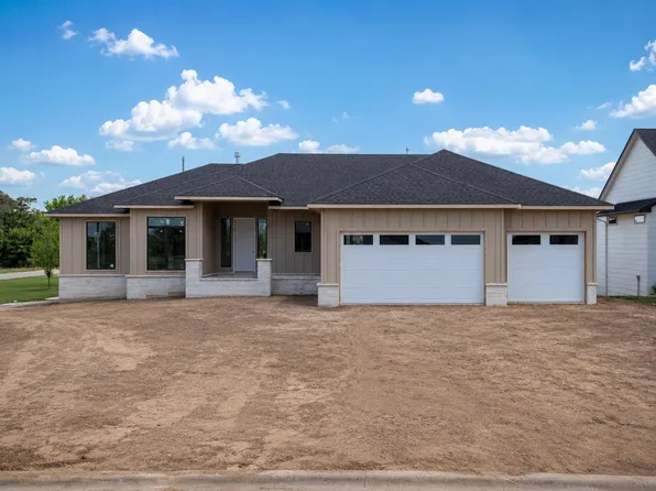 5962 W 45th St N, Wichita, KS 67205