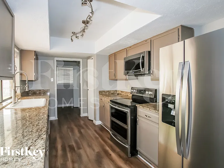 1835 Tree Line Dr — Photo 5
