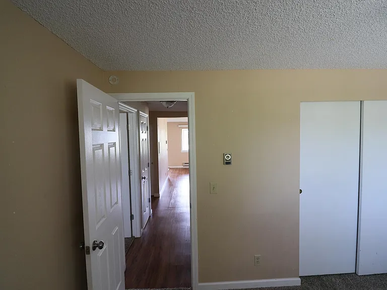 2131 E 19th St #4 — Photo 11