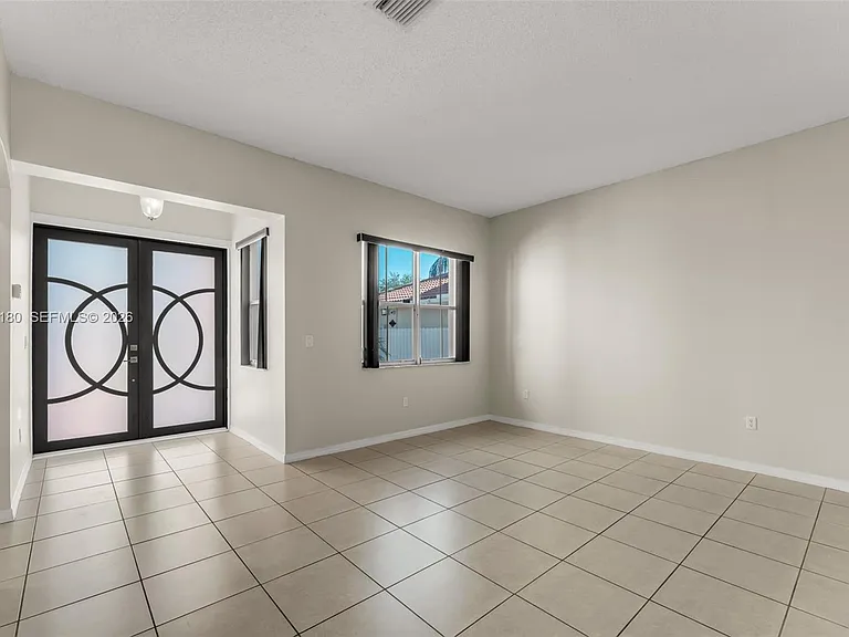 1856 NE 3rd Ct — Photo 7