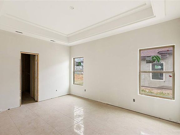 5th image of 3329 Erica Ln