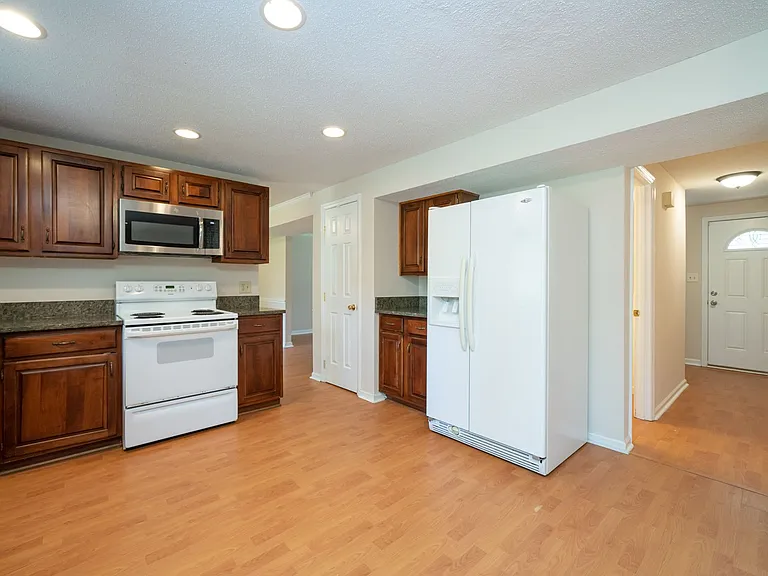 5520 Lacy Rd — Photo 12