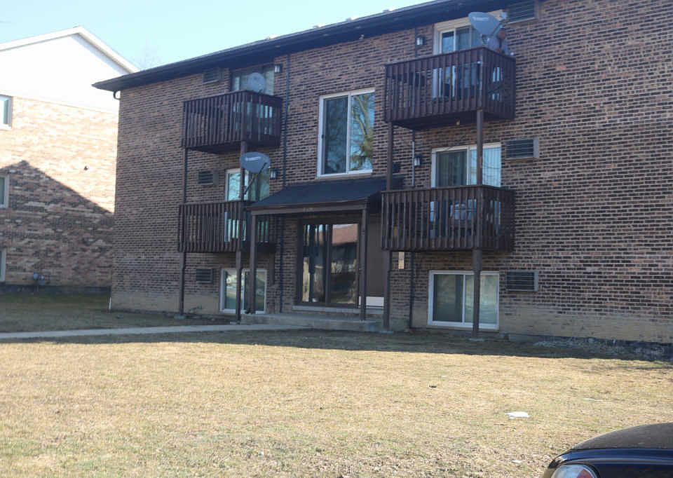 1st image of 8331 Woodland Dr APT A