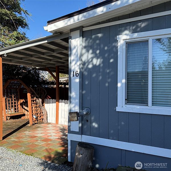 4th image of 4040 Auburn way S #16