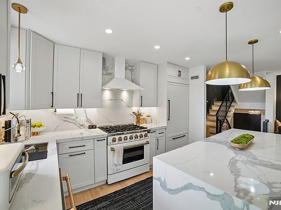 3rd image of 25 Yorkview Drive #CN