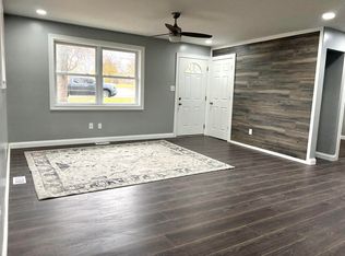 1343 Stephen Foster Dr, Lexington, KY 40517