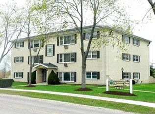 601 School Dr APT 3D, Fox River Grove, IL 60021