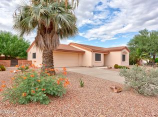 850 W Belltower Dr, Green Valley, AZ 85614