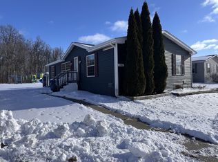 105 Chestnut Cir W #105, Davison, MI 48423