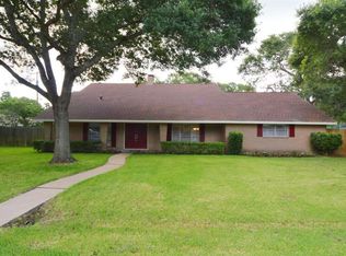 1011 Terrace Dr, Alvin, TX 77511