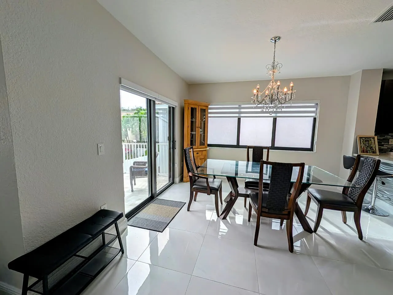 NW 19th Ct, Pembroke Pines — Photo 4