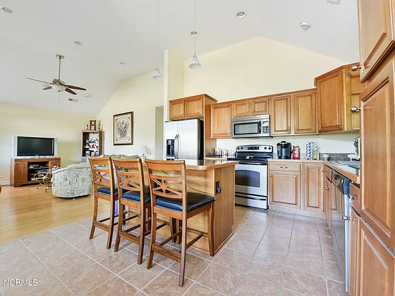 3rd image of 229 W Palmetto Street