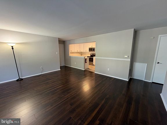 4th image of 4306 Aberdeen Dr #A