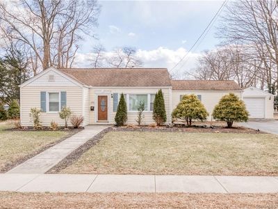 695 Connors Ln, Stratford, CT, 06614