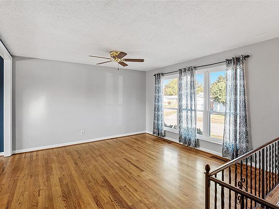 5th image of 4444 Welford Dr