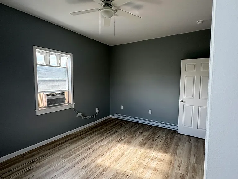 615 George St — Photo 3