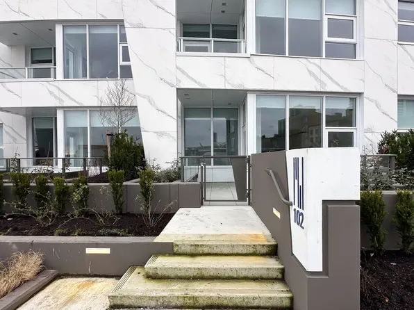 660 Quayside Dr #102, New Westminster, BC V3M 0P1