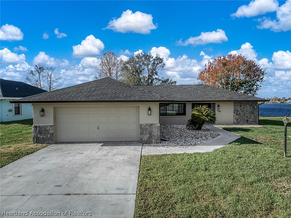1st image of 425 Lake August Dr