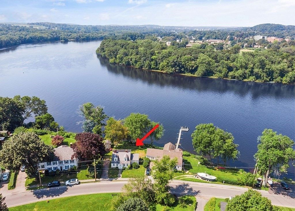 379 Main St, Groveland, MA 01834 Zillow