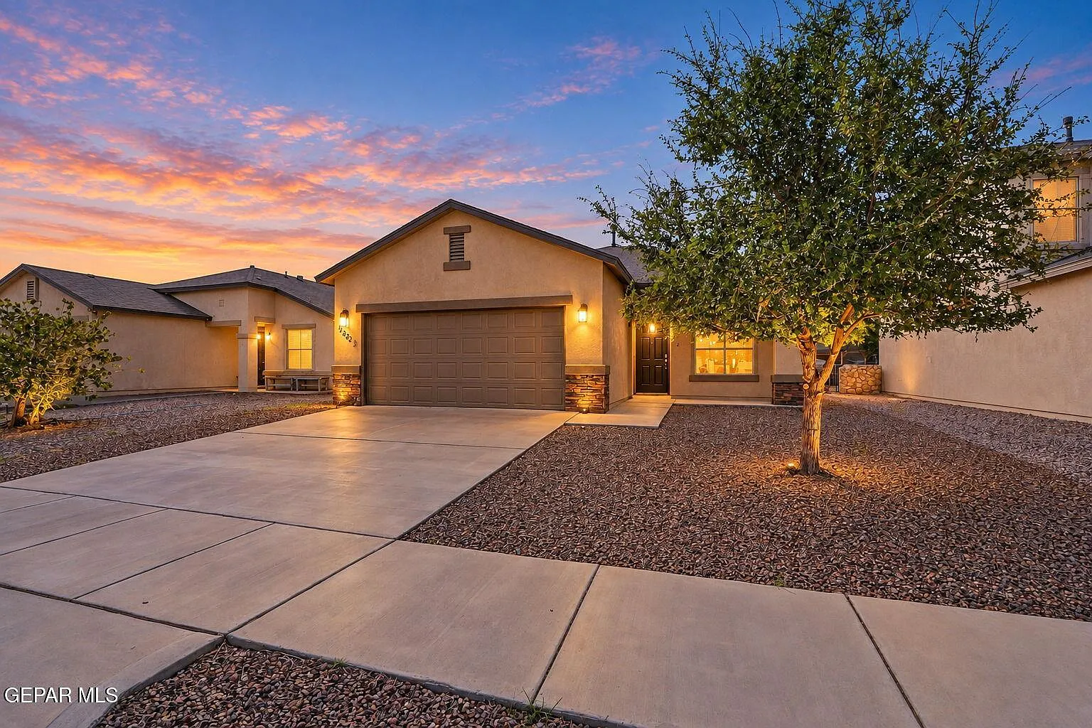 3 bed, 3.0 bath, 1358 sqft, $1,595 — Photo 4