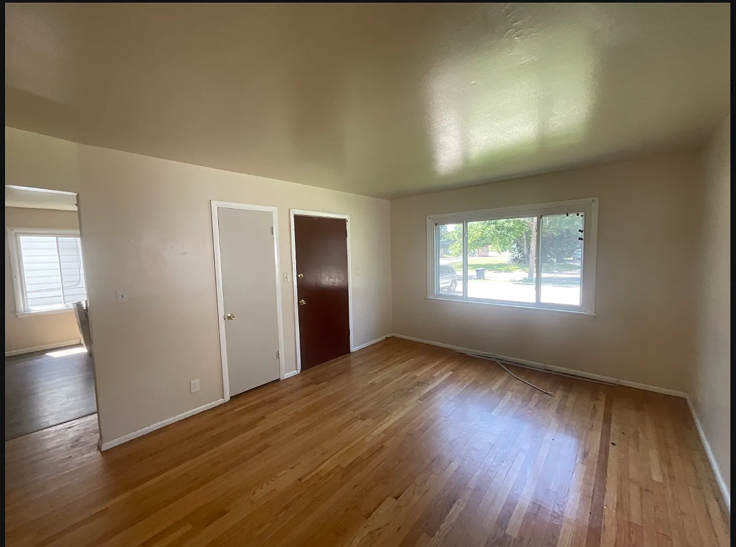 6408 N 58th St 6410 — Photo 3
