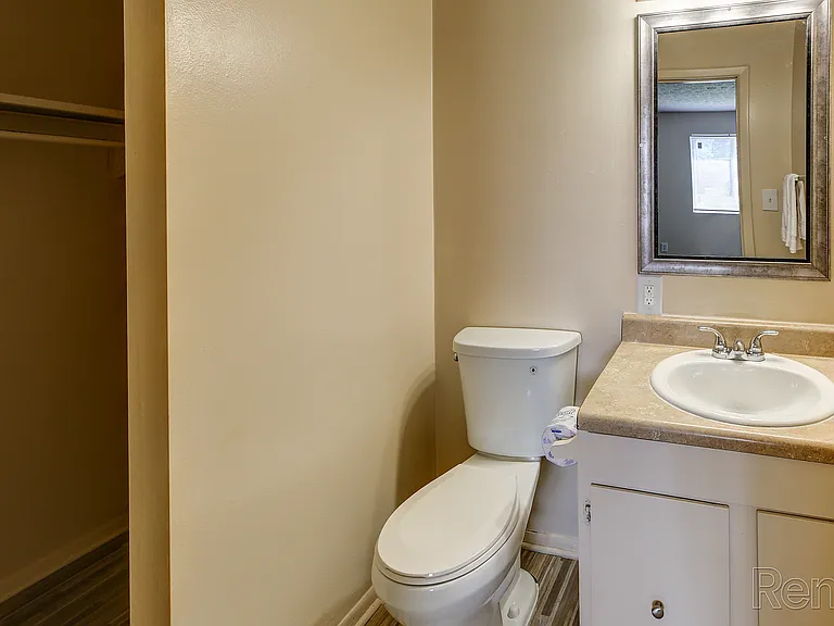 Glenview Apartments — Photo 103